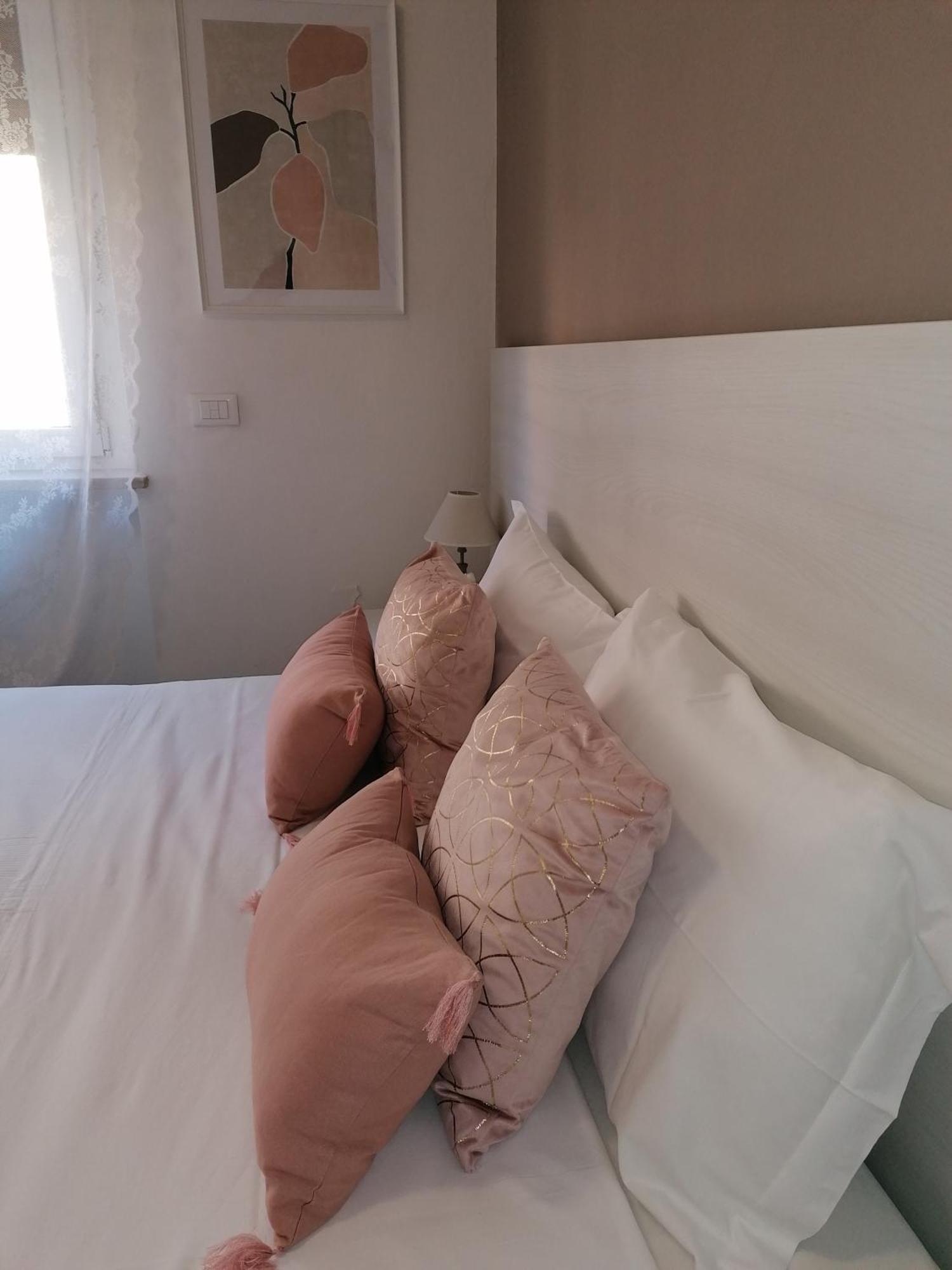 Bed Da Anna Hotel Peschiera del Garda Szoba fotó